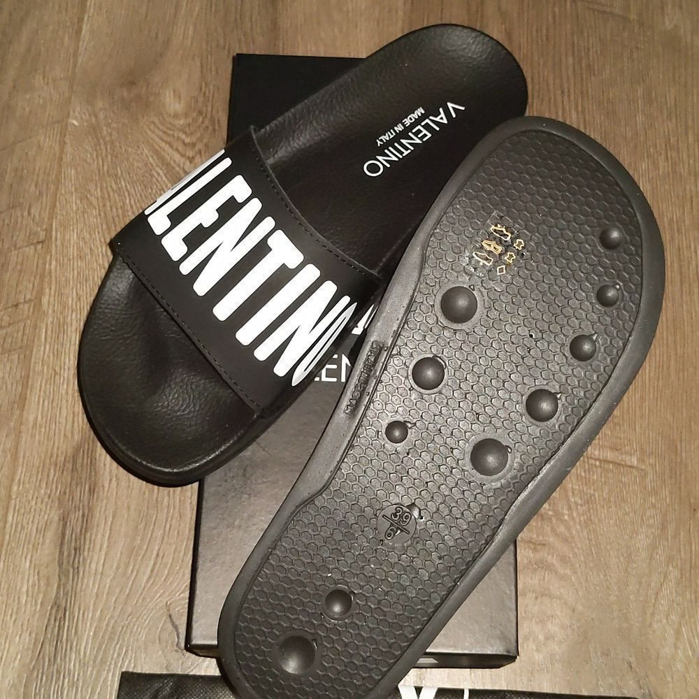 Valentino Slides - Picture 5 of 6